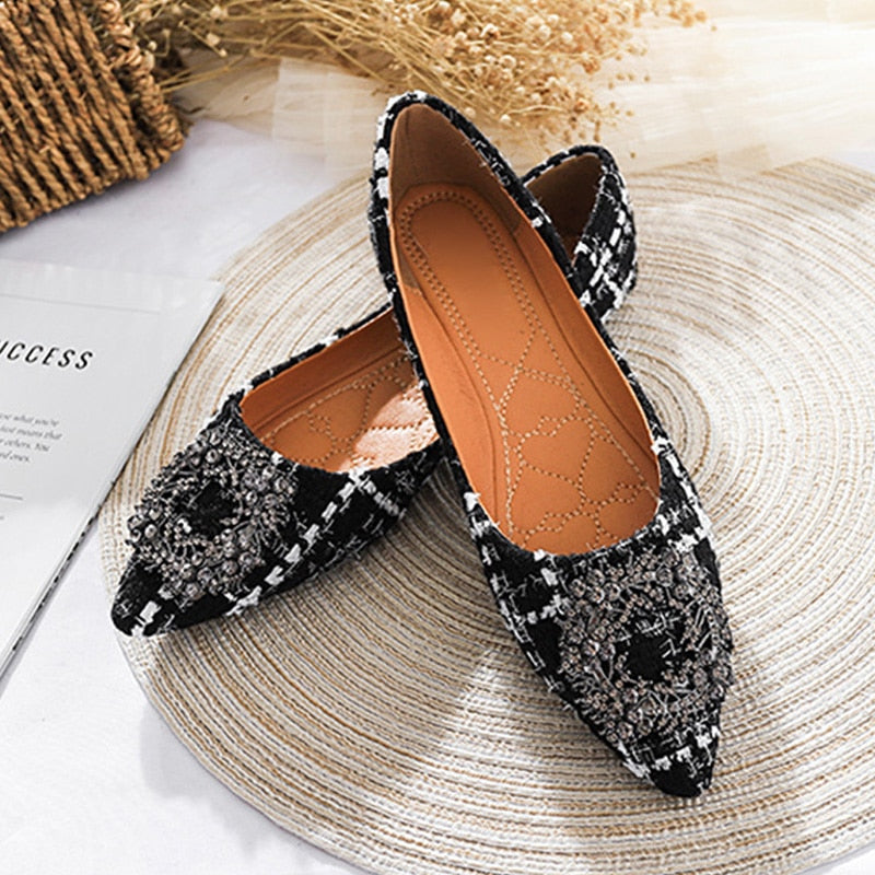 Black and White Girls Flat Shoes – Maimoco